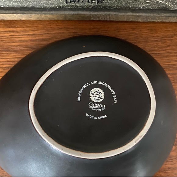 SOLD!! Small Gray Glazed Dish Bowl - Picture 5 of 5